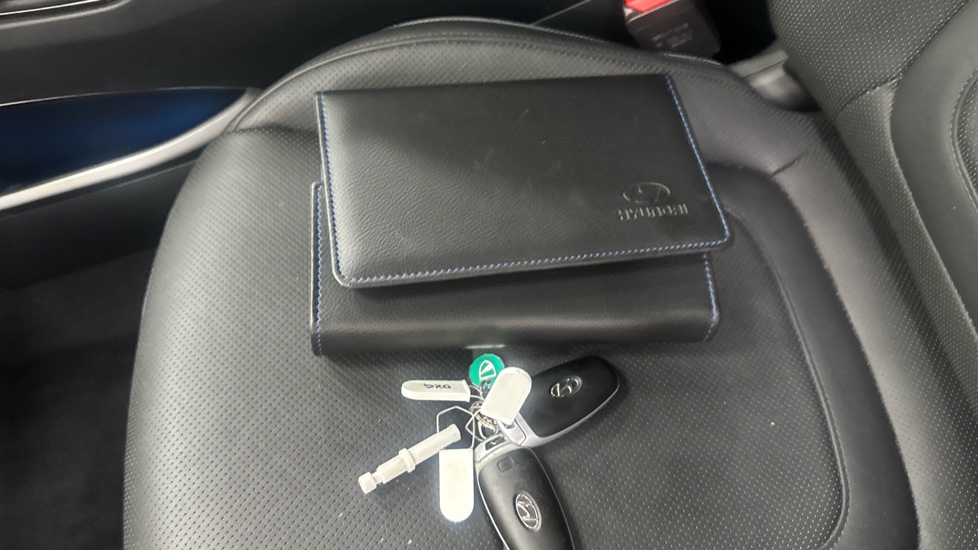 Hyundai TUCSON 1.6 TGDi Plug-in Hybrid Ultimate 5dr 4WD Auto Estate - Image 19