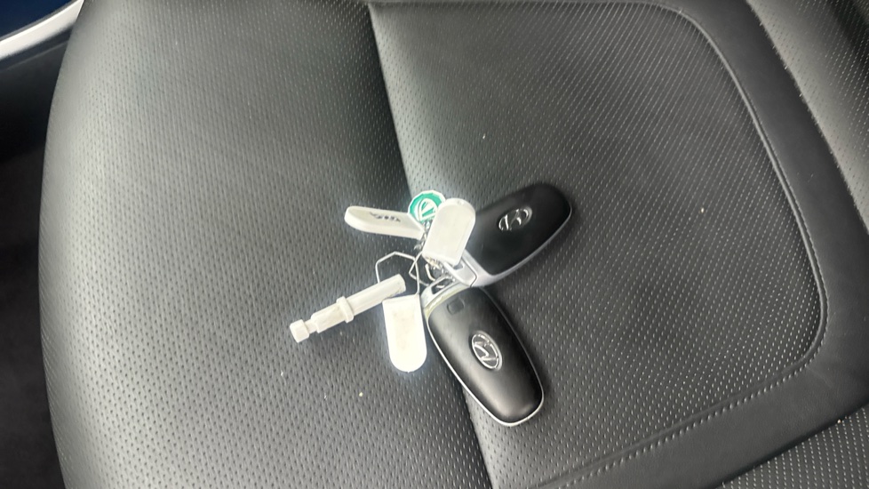 Hyundai TUCSON 1.6 TGDi Plug-in Hybrid Ultimate 5dr 4WD Auto Estate - Image 20