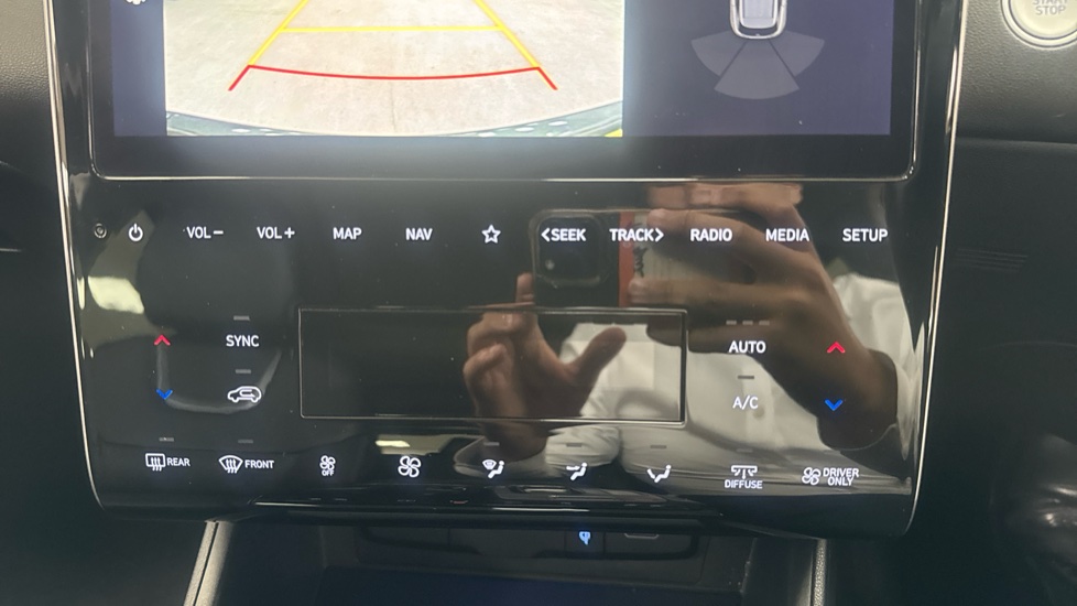 Hyundai TUCSON 1.6 TGDi Plug-in Hybrid Ultimate 5dr 4WD Auto Estate - Image 26