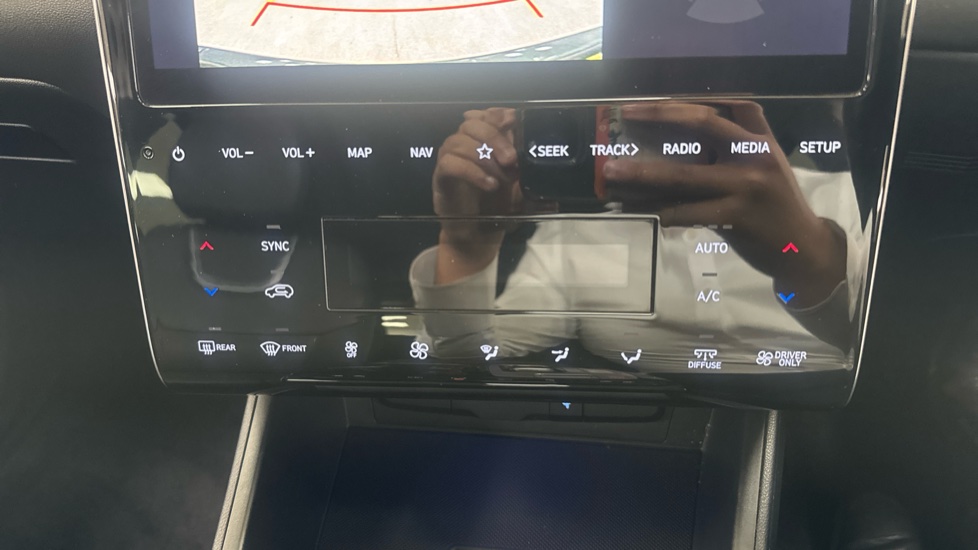 Hyundai TUCSON 1.6 TGDi Plug-in Hybrid Ultimate 5dr 4WD Auto Estate - Image 28