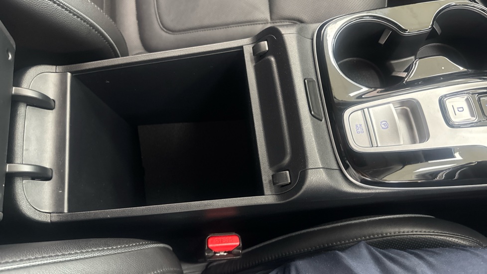 Hyundai TUCSON 1.6 TGDi Plug-in Hybrid Ultimate 5dr 4WD Auto Estate - Image 30
