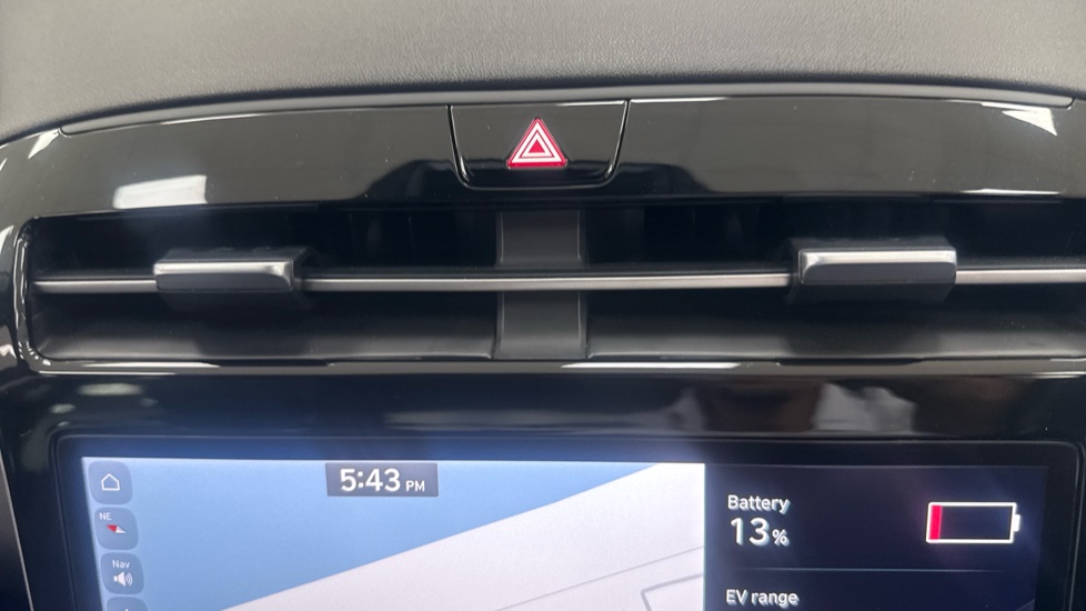 Hyundai TUCSON 1.6 TGDi Plug-in Hybrid Ultimate 5dr 4WD Auto Estate - Image 31