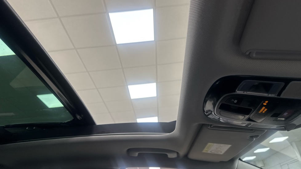 Hyundai TUCSON 1.6 TGDi Plug-in Hybrid Ultimate 5dr 4WD Auto Estate - Image 39