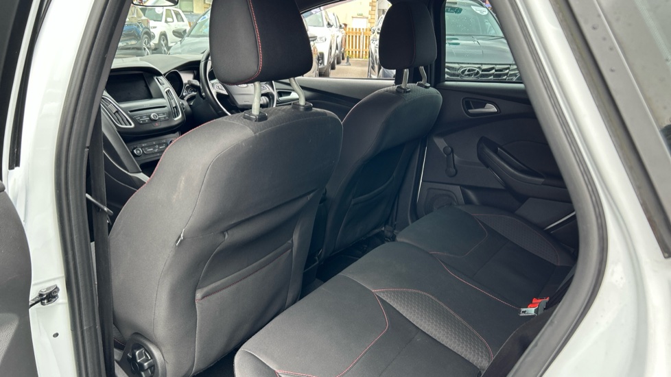 Ford Focus 1.5 TDCi 120 ST-Line 5dr Diesel Hatchback - Image 16