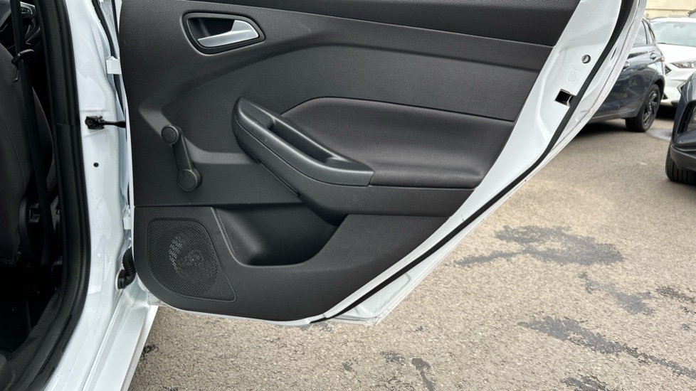Ford Focus 1.5 TDCi 120 ST-Line 5dr Diesel Hatchback - Image 31