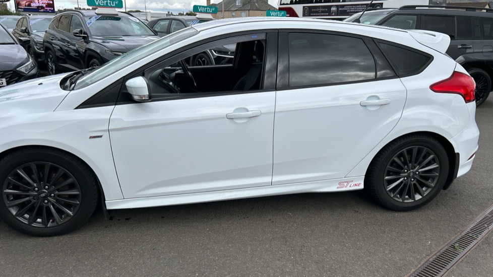 Ford Focus 1.5 TDCi 120 ST-Line 5dr Diesel Hatchback - Image 36