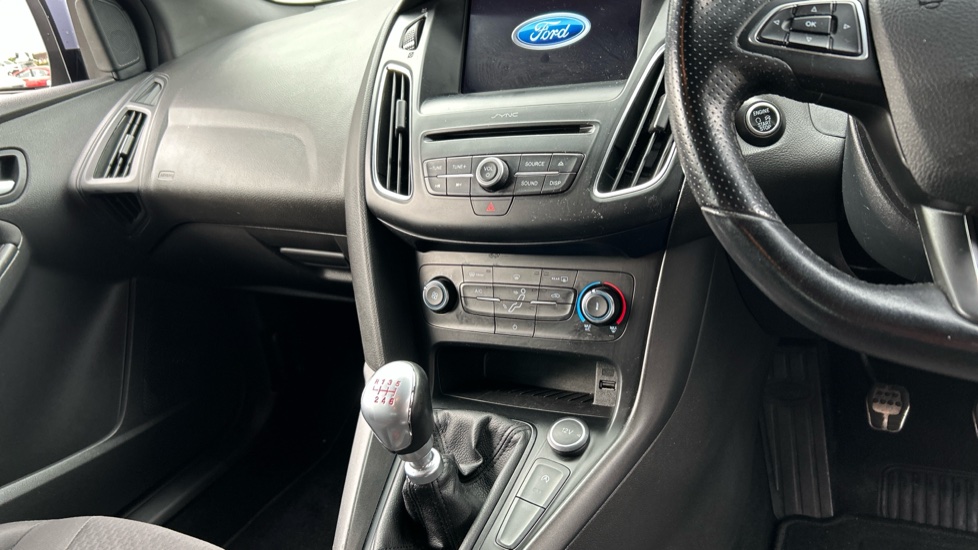 Ford Focus 1.5 TDCi 120 ST-Line 5dr Diesel Hatchback - Image 38