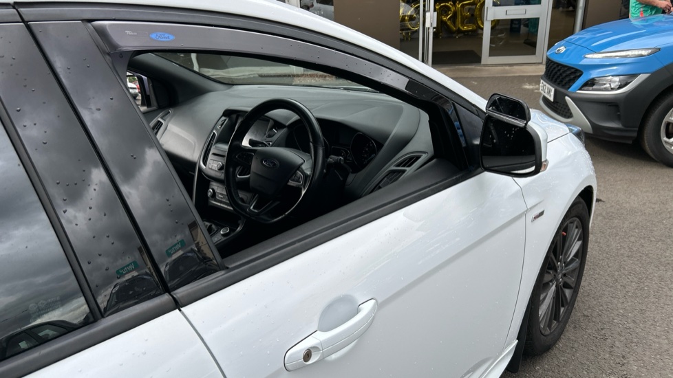 Ford Focus 1.5 TDCi 120 ST-Line 5dr Diesel Hatchback - Image 42