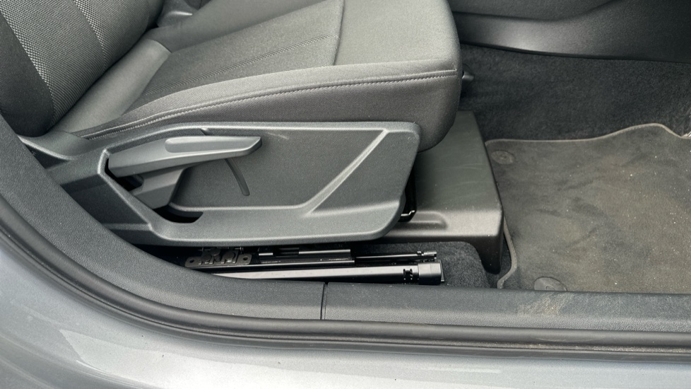 Audi A3 30 TFSI Technik 5dr S Tronic Petrol Hatchback - Image 40