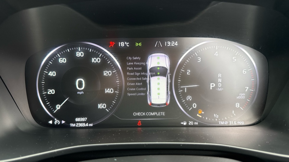 Volvo XC40 1.5 T3 [163] R DESIGN 5dr Geartronic Petrol Estate - Image 18