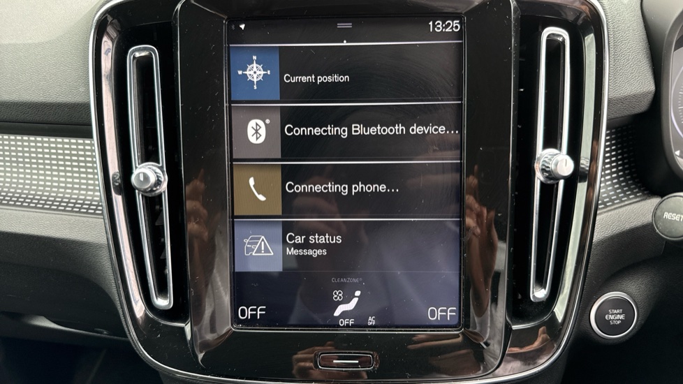 Volvo XC40 1.5 T3 [163] R DESIGN 5dr Geartronic Petrol Estate - Image 27