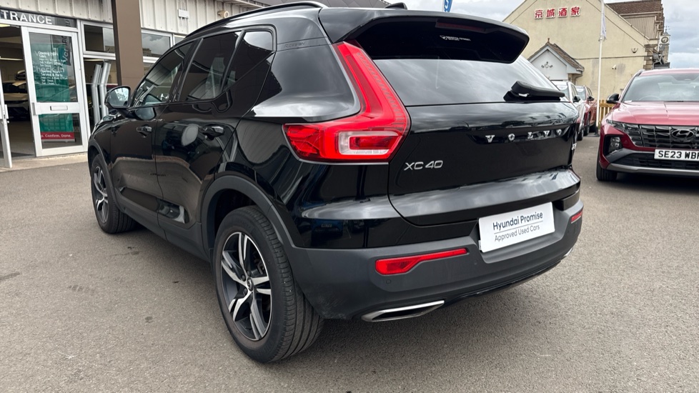 Volvo XC40 1.5 T3 [163] R DESIGN 5dr Geartronic Petrol Estate - Image 40