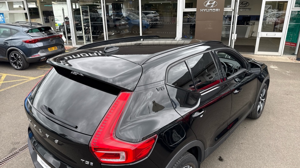 Volvo XC40 1.5 T3 [163] R DESIGN 5dr Geartronic Petrol Estate - Image 42