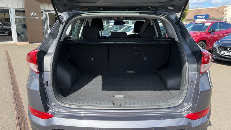 Hyundai TUCSON 1.6 GDi Blue Drive SE Nav 5dr 2WD Petrol Estate - Image 4