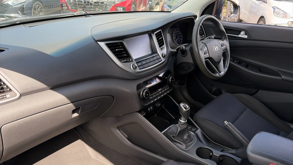 Hyundai TUCSON 1.6 GDi Blue Drive SE Nav 5dr 2WD Petrol Estate - Image 9