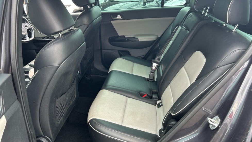 Kia Sportage 2.0 CRDi GT-Line 5dr [AWD] Diesel Estate - Image 16