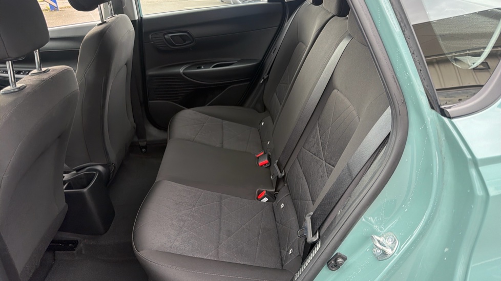 Hyundai BAYON 1.0 TGDi 48V MHEV SE Connect 5dr DCT Petrol Hatchback - Image 16