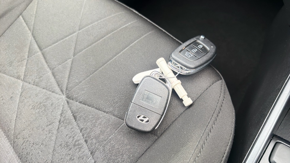 Hyundai BAYON 1.0 TGDi 48V MHEV SE Connect 5dr DCT Petrol Hatchback - Image 20