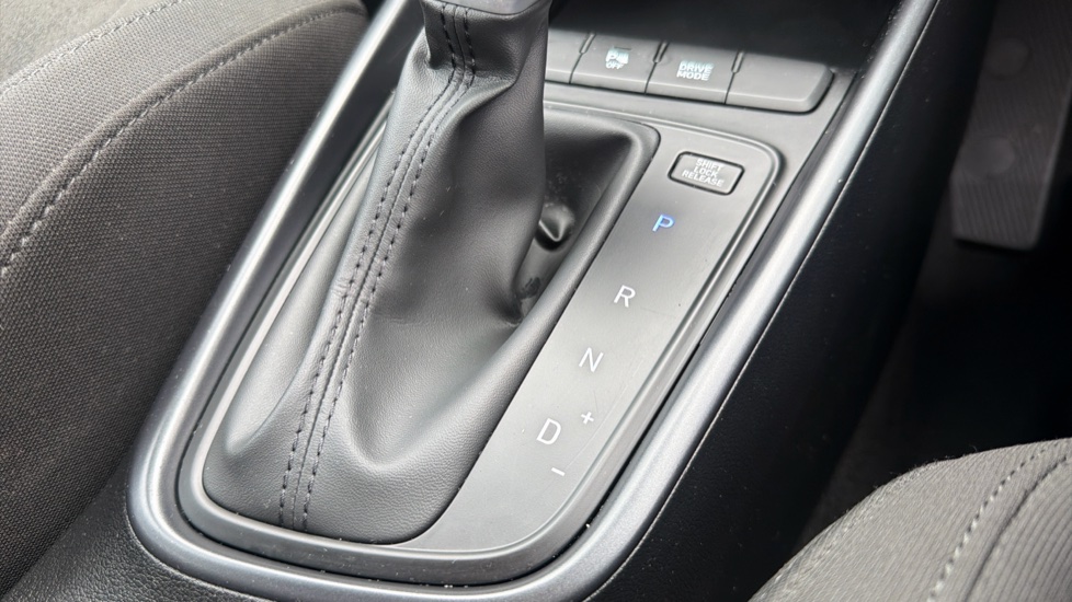Hyundai BAYON 1.0 TGDi 48V MHEV SE Connect 5dr DCT Petrol Hatchback - Image 21