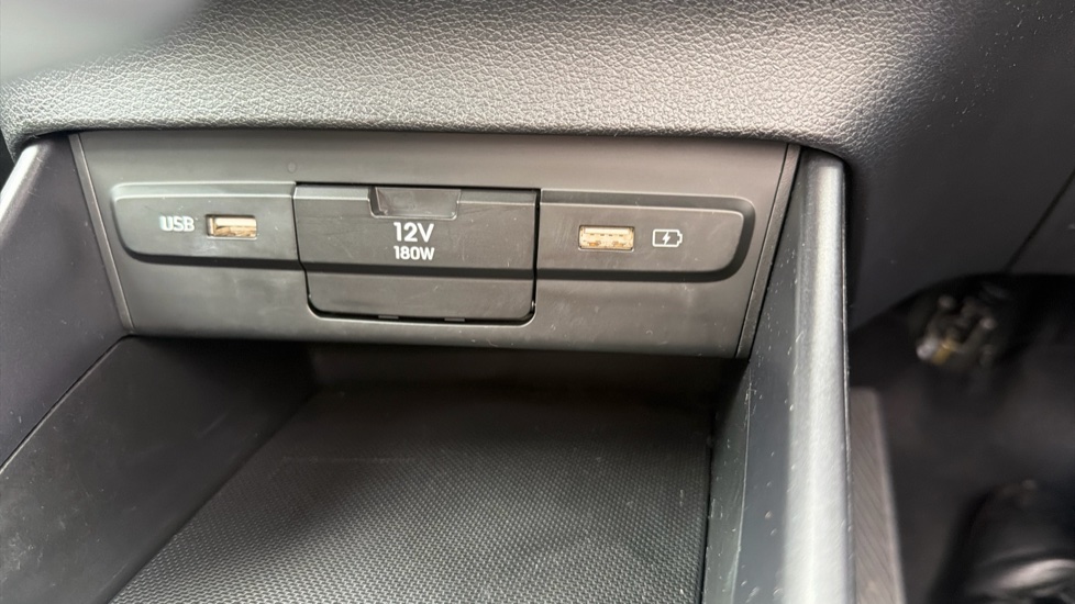 Hyundai BAYON 1.0 TGDi 48V MHEV SE Connect 5dr DCT Petrol Hatchback - Image 24