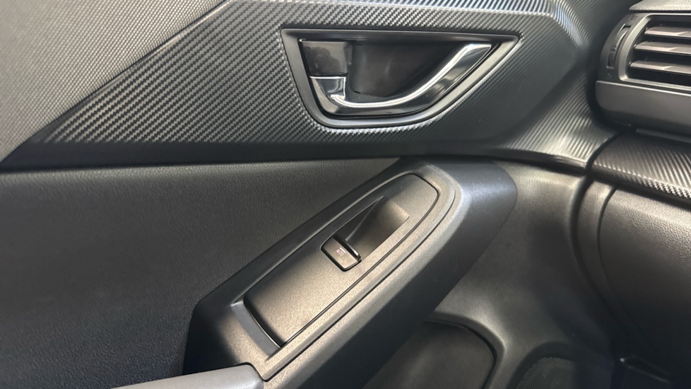 Subaru Crosstrek 2.0i e-Boxer Limited 5dr Lineartronic Hybrid Hatchback - Image 34