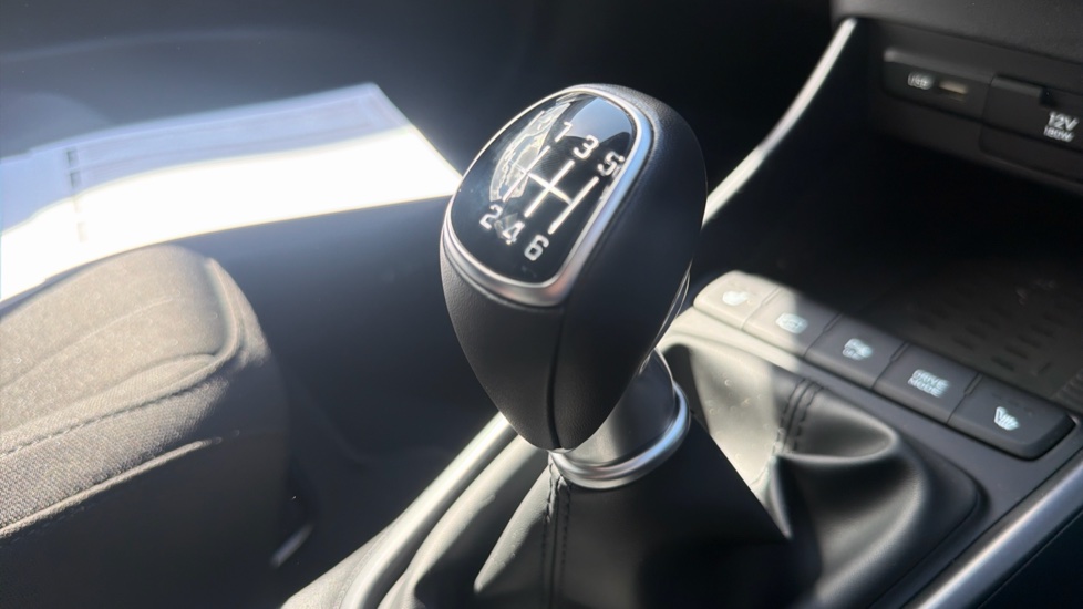 Hyundai BAYON 1.0 TGDi 48V MHEV Premium 5dr Petrol Hatchback - Image 22
