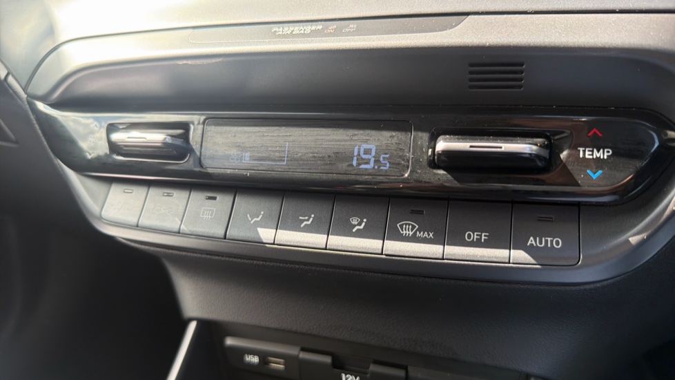 Hyundai BAYON 1.0 TGDi 48V MHEV Premium 5dr Petrol Hatchback - Image 26