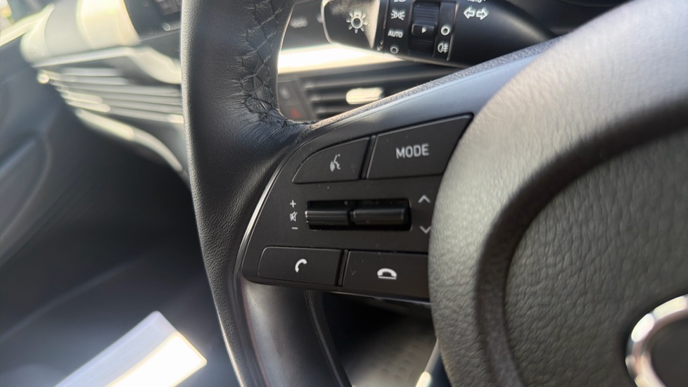 Hyundai BAYON 1.0 TGDi 48V MHEV Premium 5dr Petrol Hatchback - Image 35