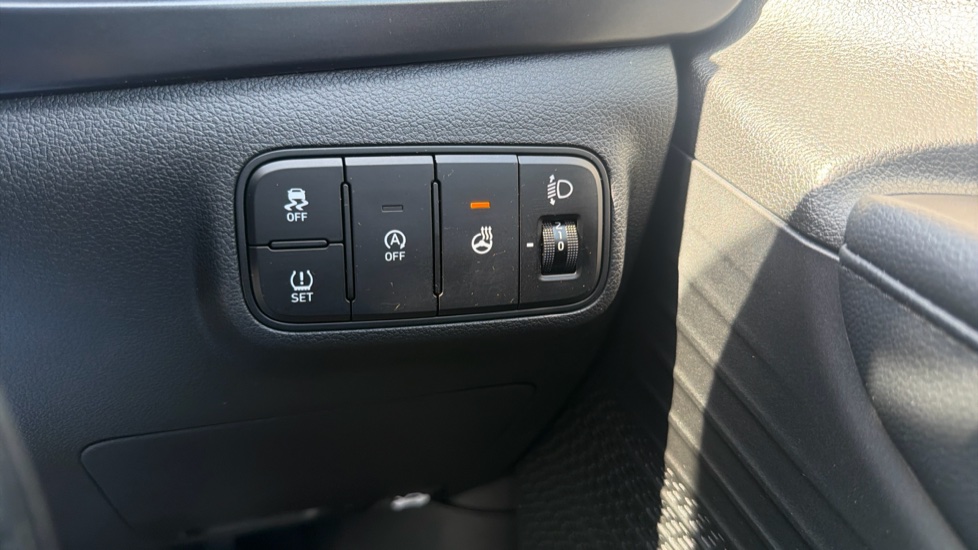 Hyundai BAYON 1.0 TGDi 48V MHEV Premium 5dr Petrol Hatchback - Image 40