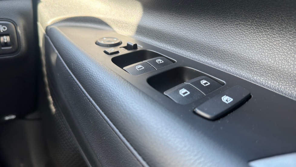 Hyundai BAYON 1.0 TGDi 48V MHEV Premium 5dr Petrol Hatchback - Image 41