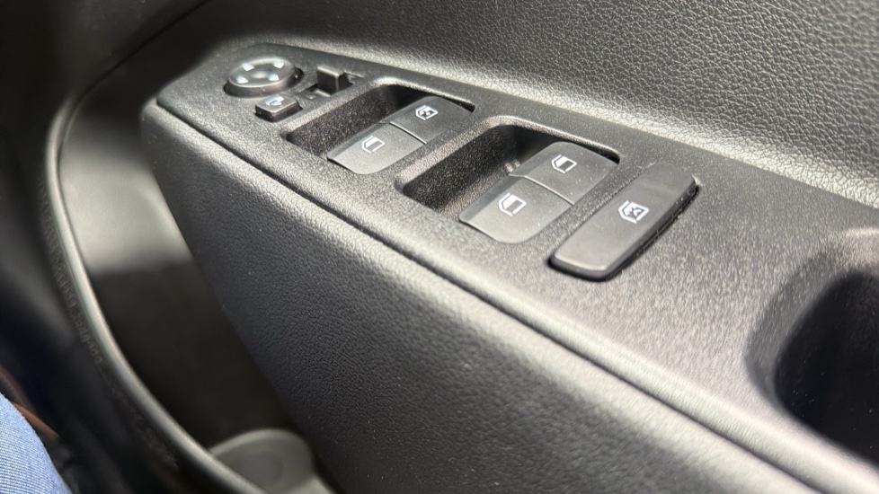 Hyundai i10 1.0 T-GDi N Line 5dr Petrol Hatchback - Image 31