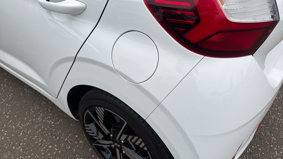 Hyundai i10 1.0 T-GDi N Line 5dr Petrol Hatchback - Image 42