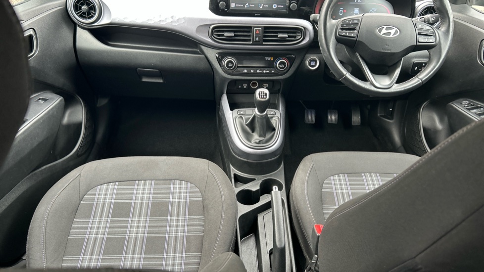 Hyundai i10 1.2 MPi Premium 5dr Petrol Hatchback - Image 10