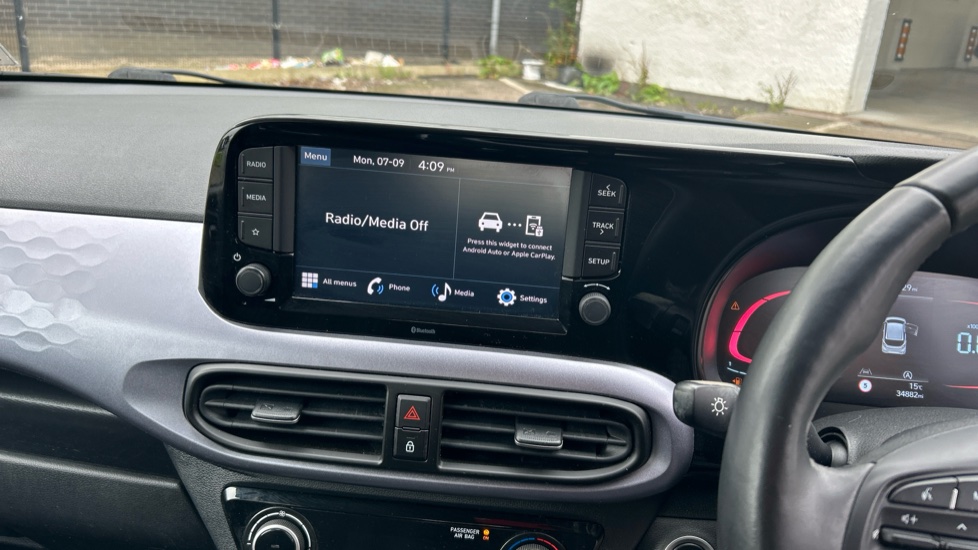 Hyundai i10 1.2 MPi Premium 5dr Petrol Hatchback - Image 12