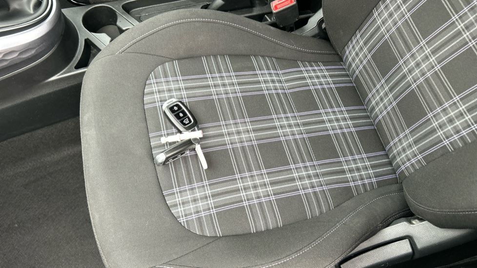 Hyundai i10 1.2 MPi Premium 5dr Petrol Hatchback - Image 20