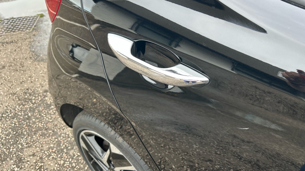 Hyundai i10 1.2 MPi Premium 5dr Petrol Hatchback - Image 21