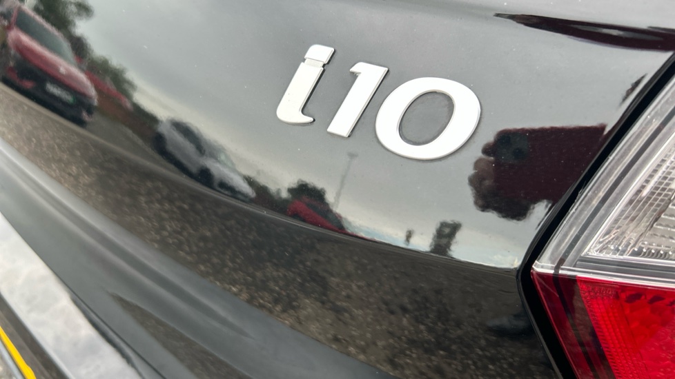 Hyundai i10 1.2 MPi Premium 5dr Petrol Hatchback - Image 27