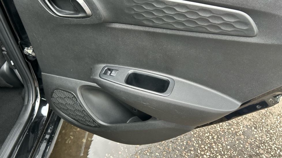 Hyundai i10 1.2 MPi Premium 5dr Petrol Hatchback - Image 43