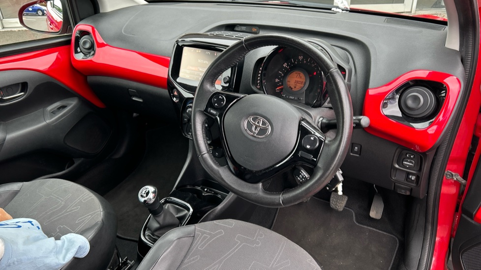 Toyota Aygo 1.0 VVT-i X-Pression 5dr Petrol Hatchback - Image 11