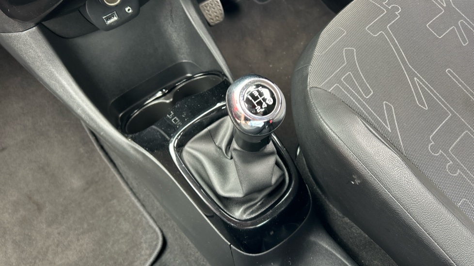 Toyota Aygo 1.0 VVT-i X-Pression 5dr Petrol Hatchback - Image 13