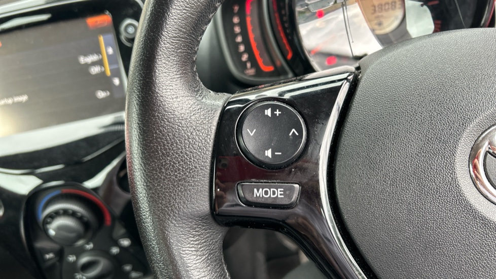 Toyota Aygo 1.0 VVT-i X-Pression 5dr Petrol Hatchback - Image 21