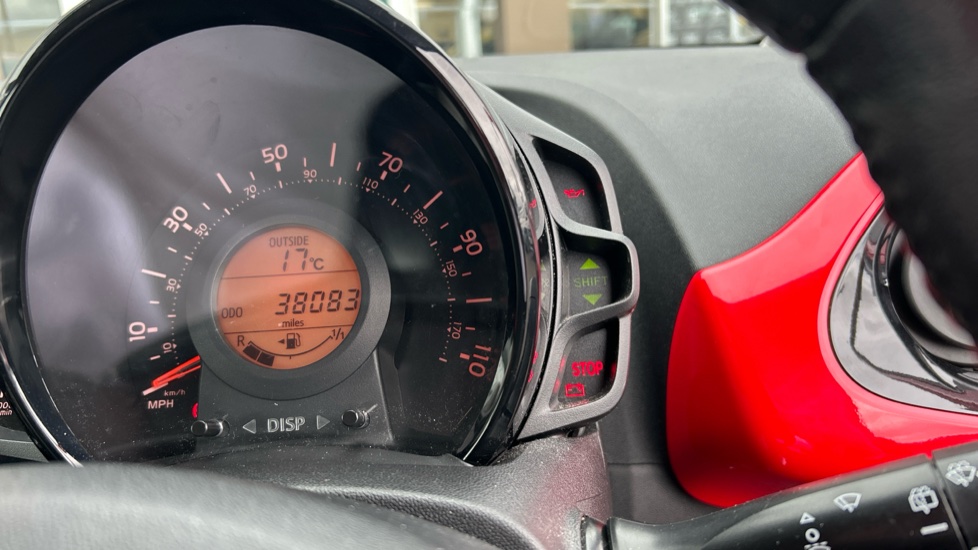 Toyota Aygo 1.0 VVT-i X-Pression 5dr Petrol Hatchback - Image 23