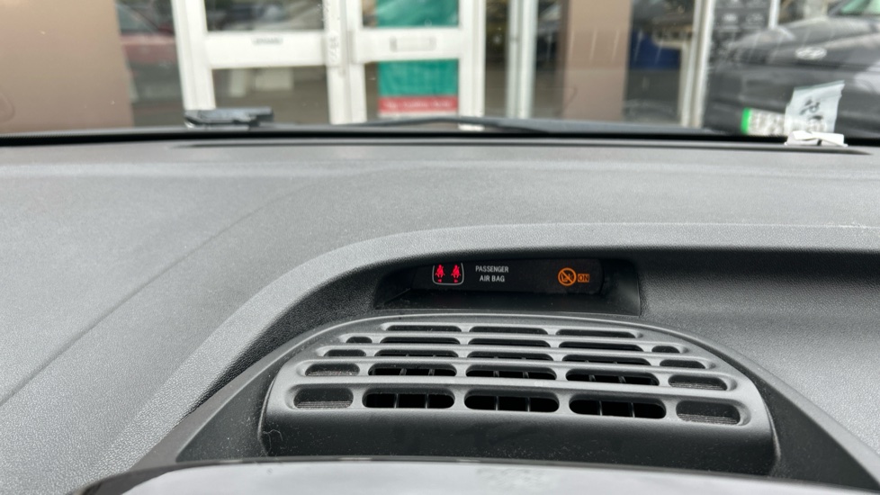 Toyota Aygo 1.0 VVT-i X-Pression 5dr Petrol Hatchback - Image 32