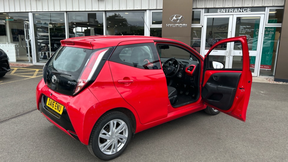 Toyota Aygo 1.0 VVT-i X-Pression 5dr Petrol Hatchback - Image 34