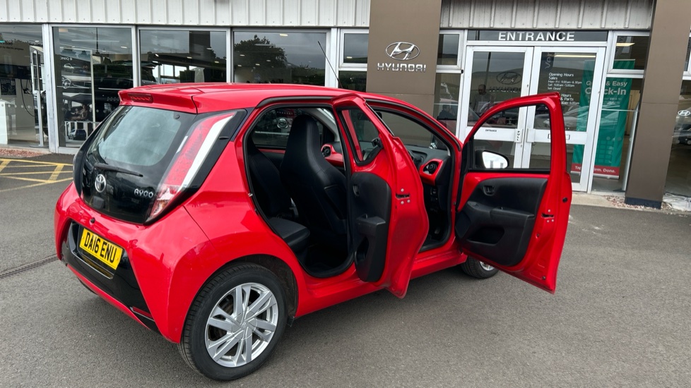 Toyota Aygo 1.0 VVT-i X-Pression 5dr Petrol Hatchback - Image 35