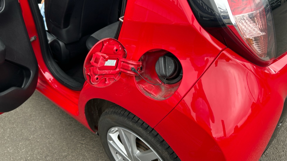 Toyota Aygo 1.0 VVT-i X-Pression 5dr Petrol Hatchback - Image 38