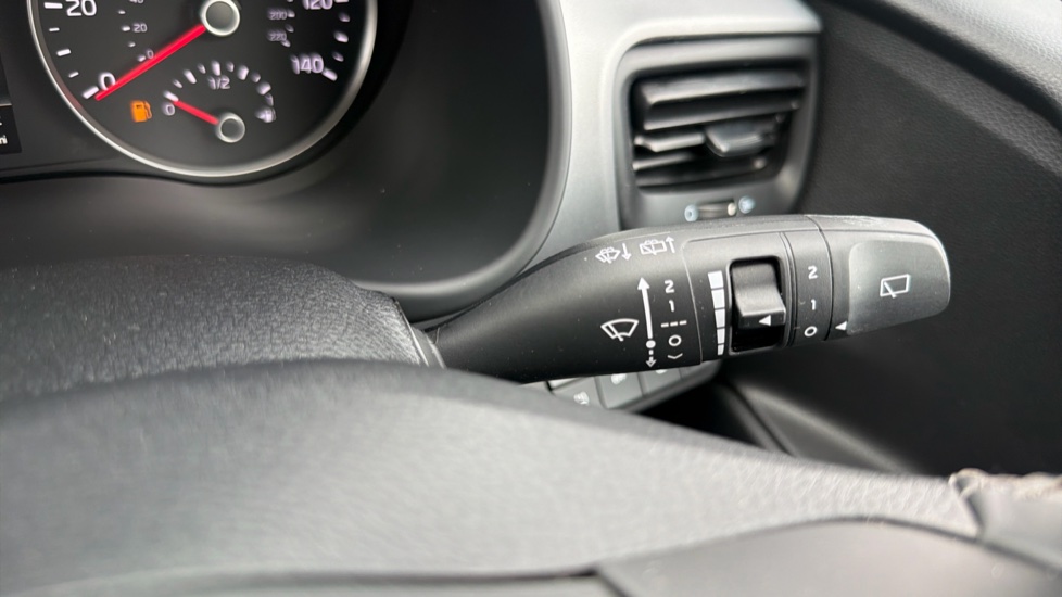 Kia Stonic 1.0T GDi 99 2 5dr Petrol Estate - Image 32