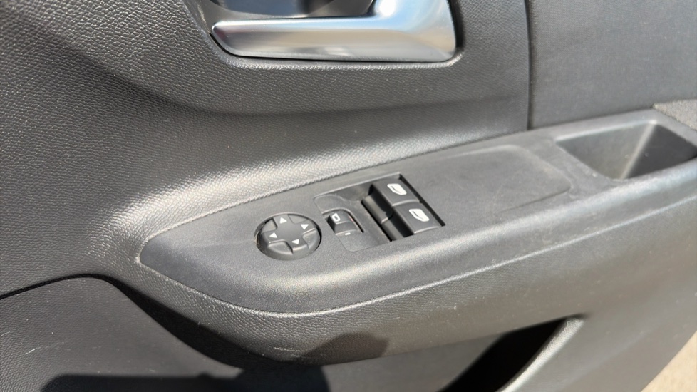 Vauxhall Corsa 1.2 SE Premium 5dr Petrol Hatchback - Image 26