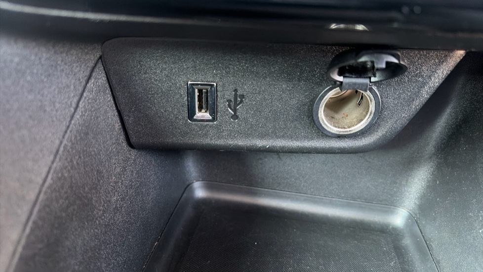 Vauxhall Corsa 1.2 SE Premium 5dr Petrol Hatchback - Image 28