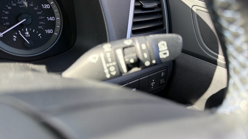 Hyundai TUCSON 1.7 CRDi Blue Drive SE 5dr 2WD DCT Diesel Estate - Image 31